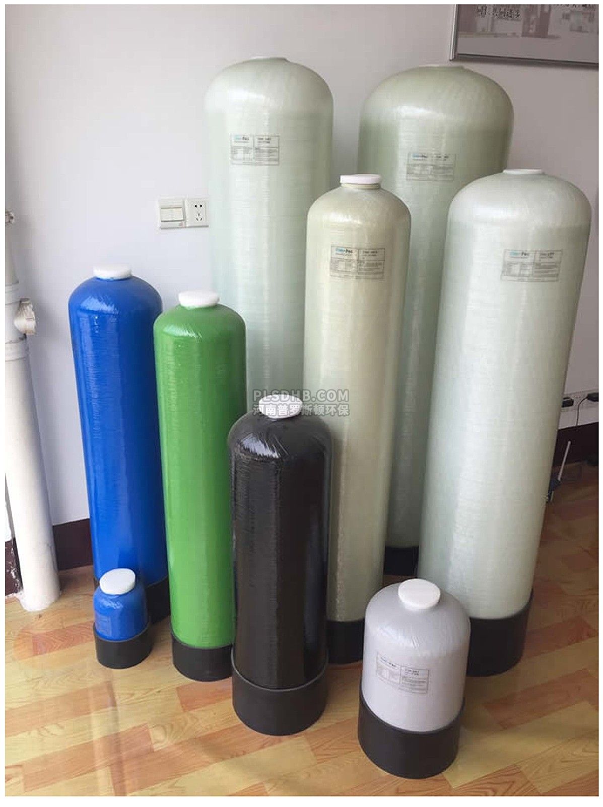 易门彩色FRP玻璃钢过滤罐软水机配件